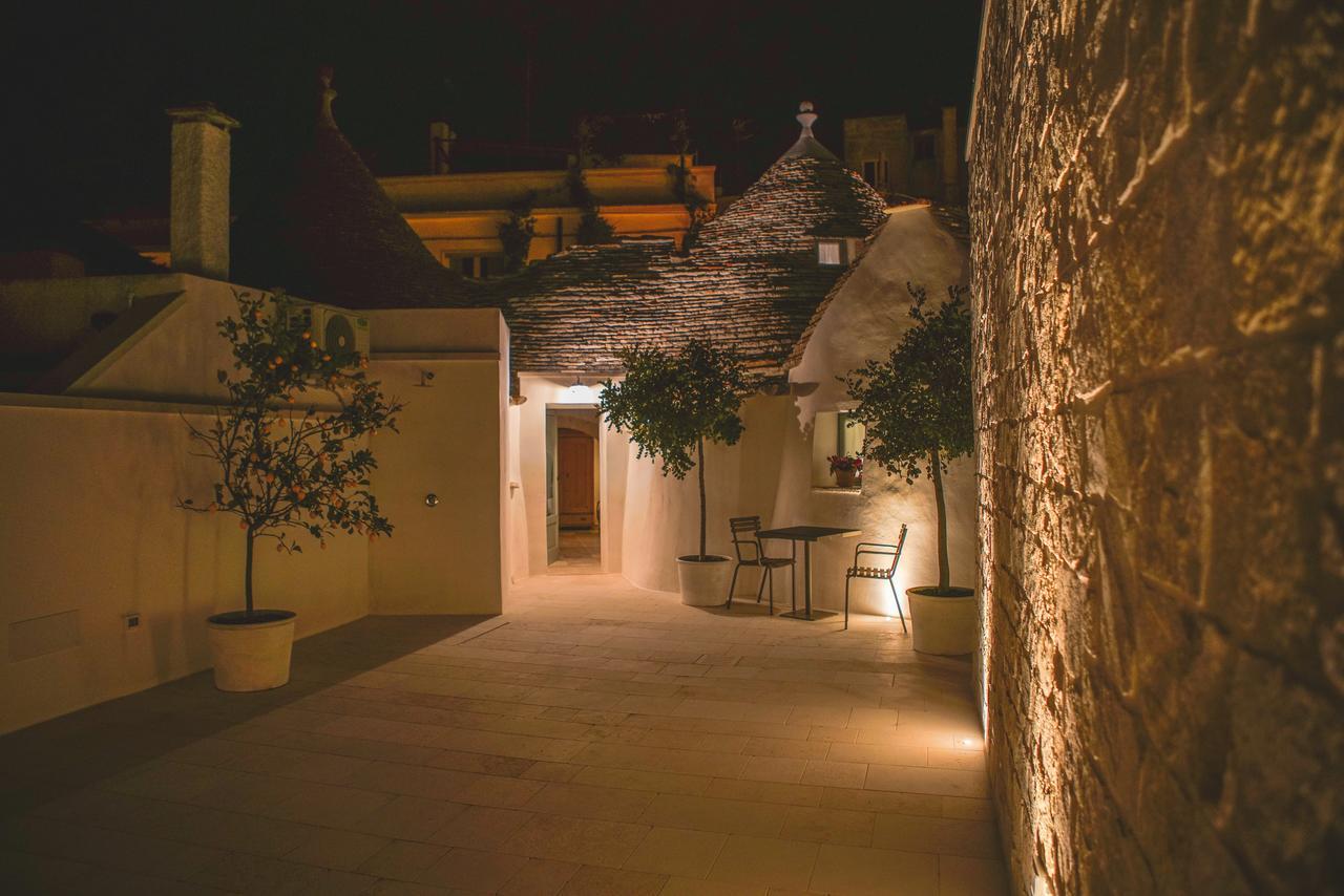 Bed and Breakfast Trullo Essenza-Trulli Anti Charme & Relax Альберобелло Екстер'єр фото