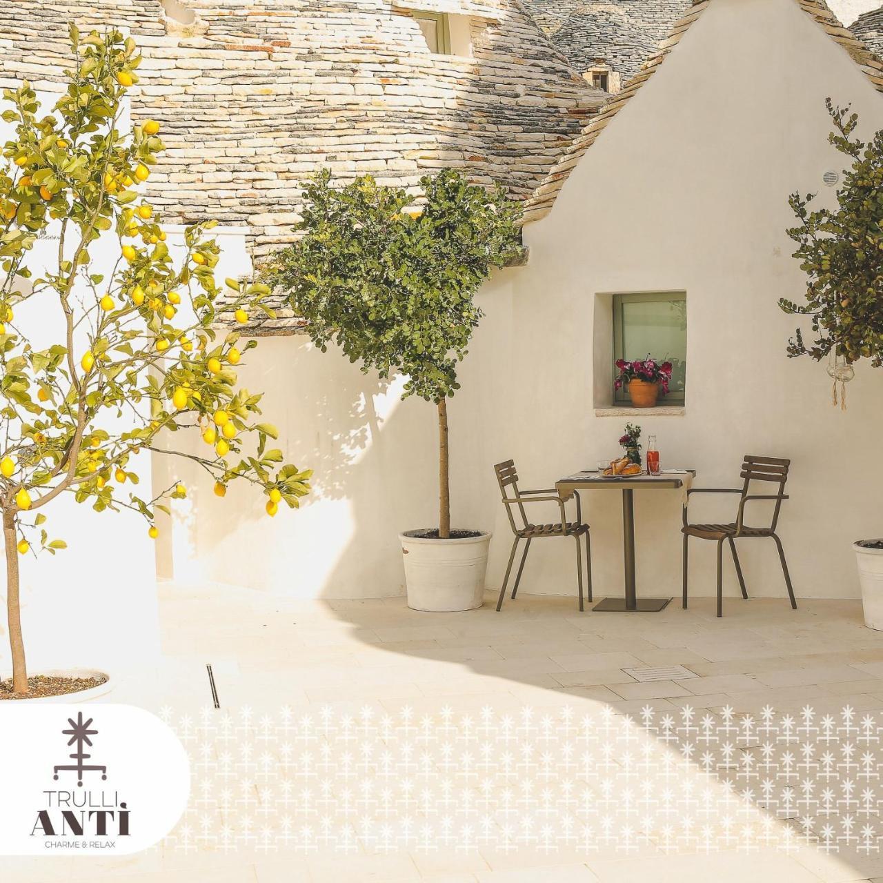 Bed and Breakfast Trullo Essenza-Trulli Anti Charme & Relax Альберобелло Екстер'єр фото